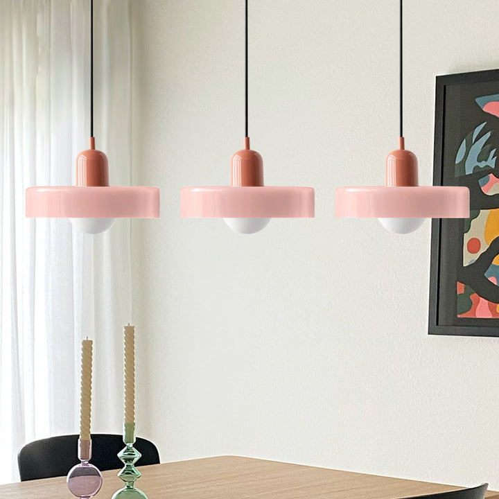 Szklana lampa sufitowa, regulowana. Designerskie oświetlenie kuchni.