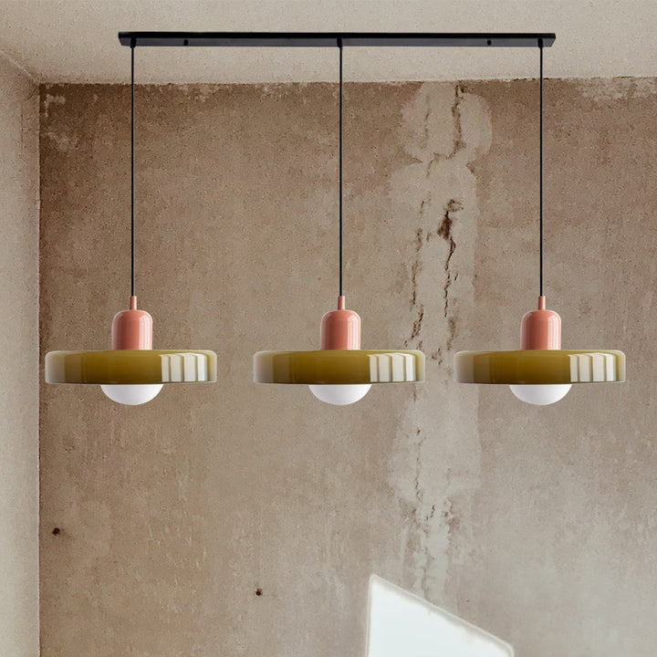 Elegancka lampa z trzema szklanymi kloszami. Regulowana wysokość do jadalni.
