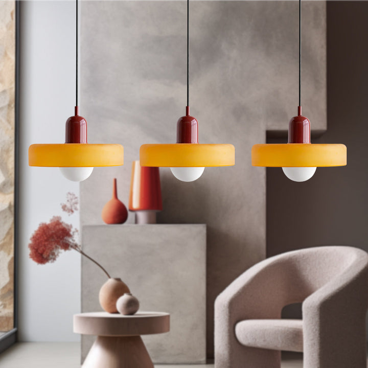 Lampa sufitowa z 3 szklanymi kloszami. Nowoczesna, do kuchni.