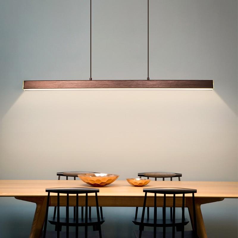 Metalowa lampa wisząca LED liniowa. Nowoczesne, eleganckie oświetlenie sufitowe do wnętrz.