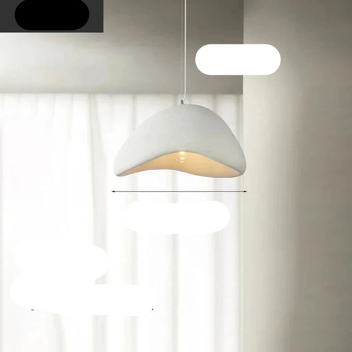 Lampa wisząca LED tworząca przytulny nastrój, oświetlenie sufitowe w eleganckim stylu japandi.