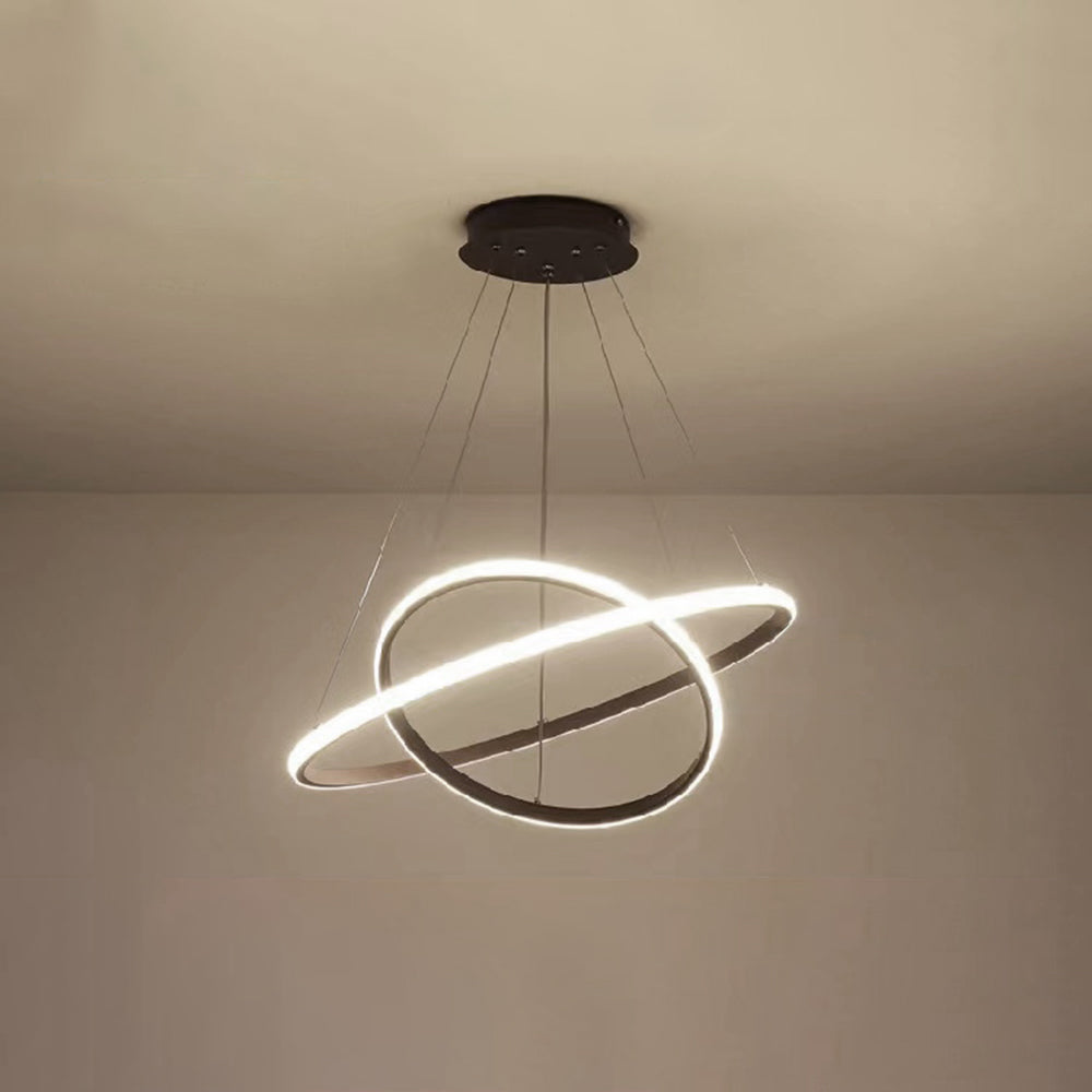 Designerska lampa wisząca LED z układem pierścieni, nowoczesne oświetlenie sufitowe do jadalni.