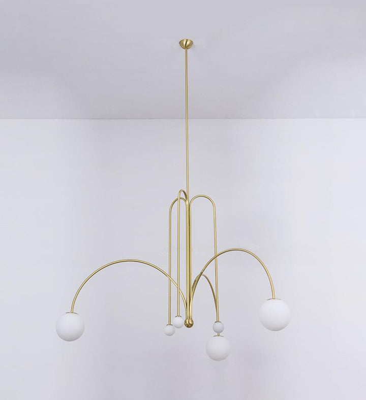 Elegancka lampa wisząca sufitowa, nowoczesny styl, dekoracyjne oświetlenie do domu.