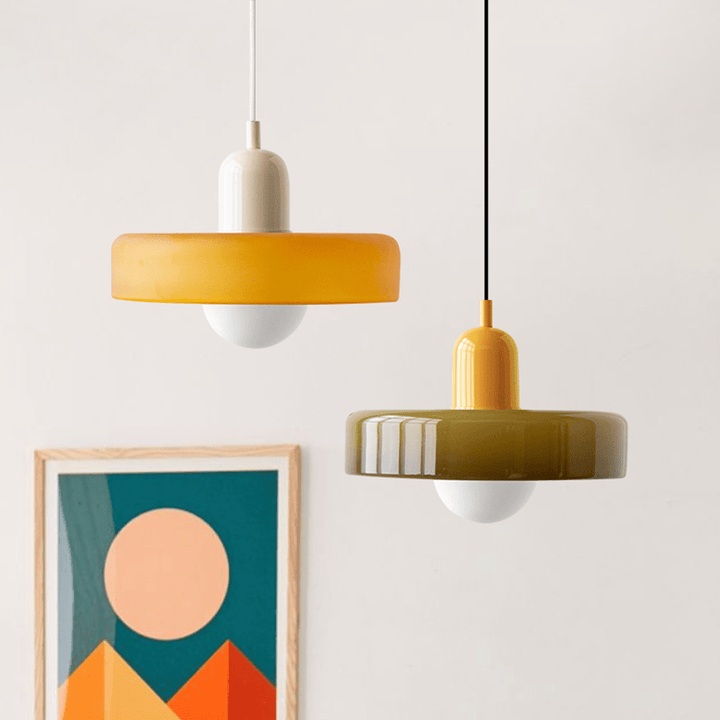 Szklana lampa wisząca kula, nowoczesny design do salonu, oświetlenie sufitowe.
