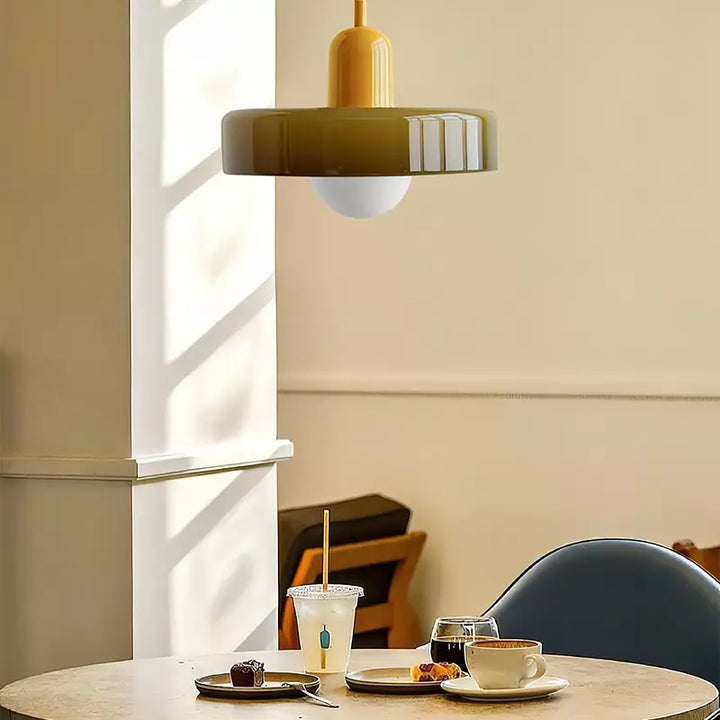 Szklana kula lampa wisząca, nowoczesne oświetlenie do wnętrz. Idealna do salonu.