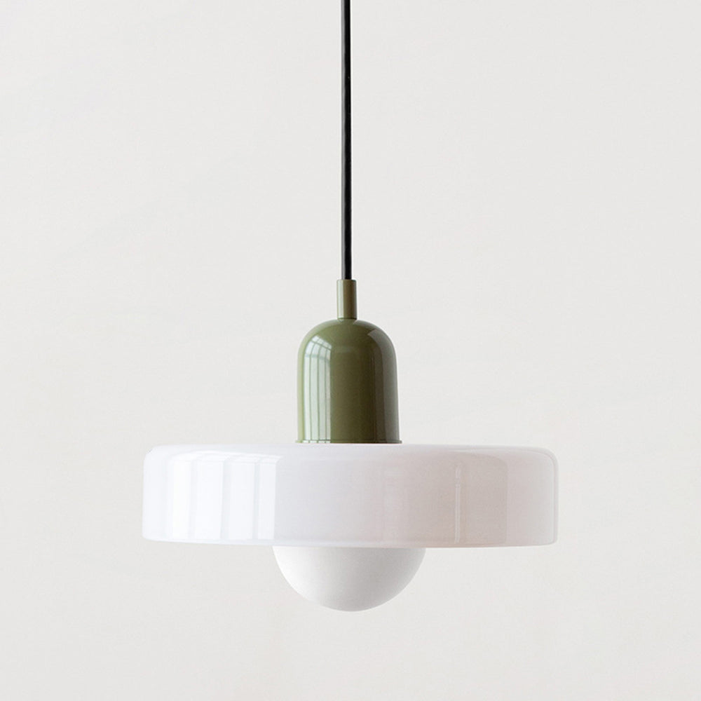 Szklana kula, lampa wisząca, nowoczesne oświetlenie. Akcent dekoracyjny do salonu.