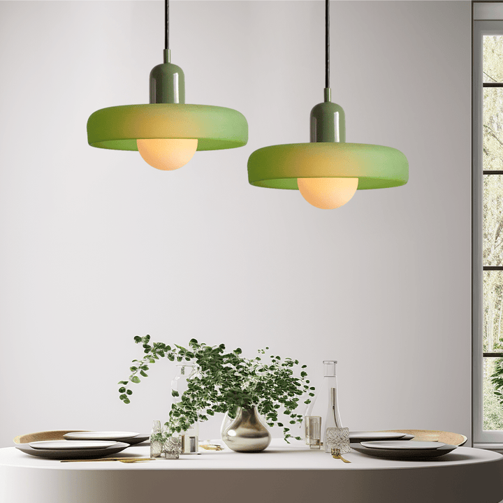 Szklana kula lampa wisząca. Oświetlenie minimalistyczne do salonu.