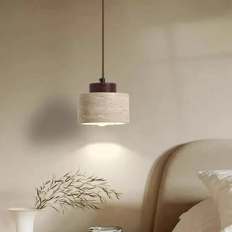 Nowoczesna lampa wisząca w stylu skandynawskim, idealna do salonu. Geometryczny design, ciepły blask.