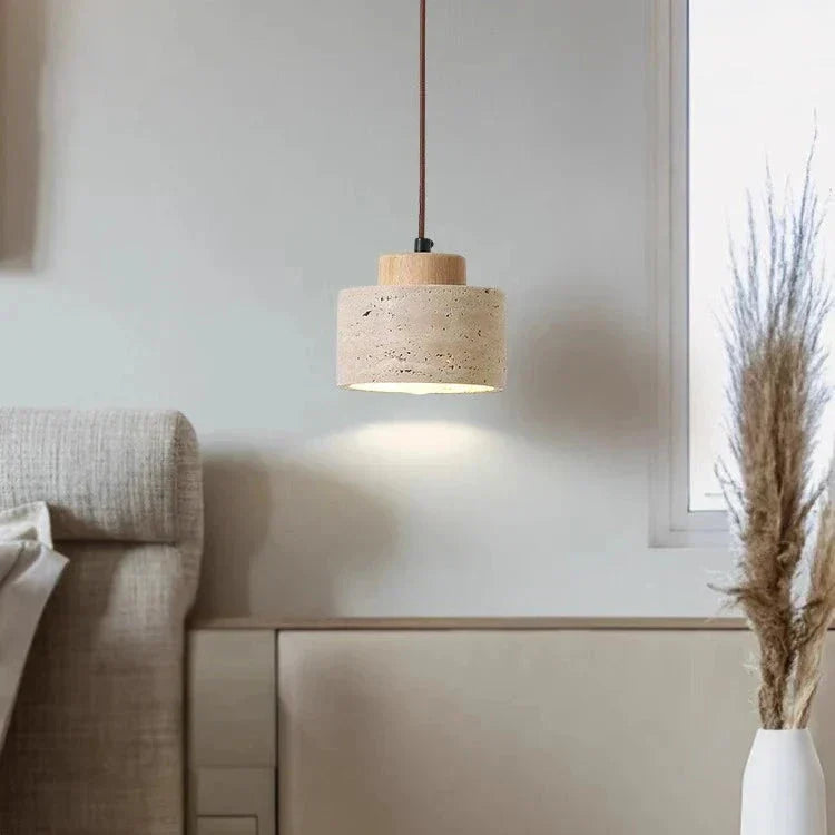 Lampa wisząca skandynawska z metalowymi elementami. Nowoczesne, geometryczne oświetlenie do wnętrz.