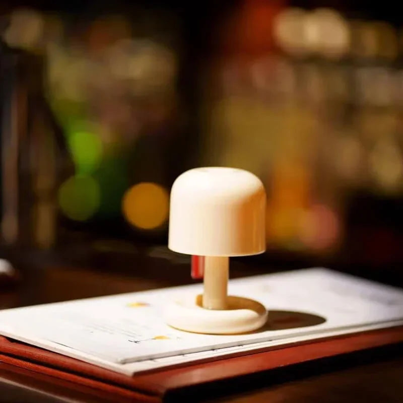 Minimalistyczna lampka grzybek LED. Elegancka dekoracja na stolik nocny w sypialni.
