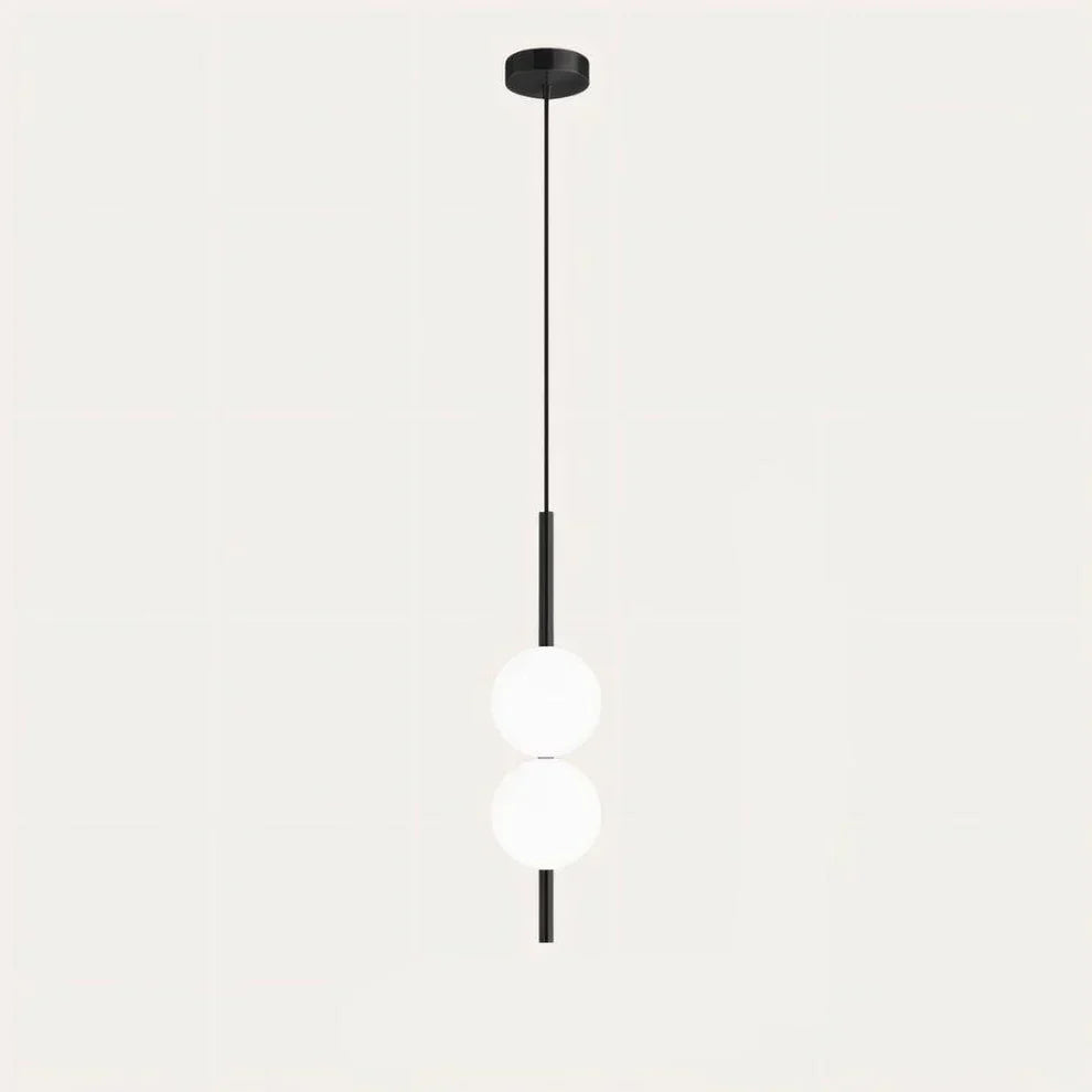 Czarna lampa wisząca LED, okrągła, w nordyckim stylu. Minimalistyczne, nowoczesne oświetlenie wnętrz.