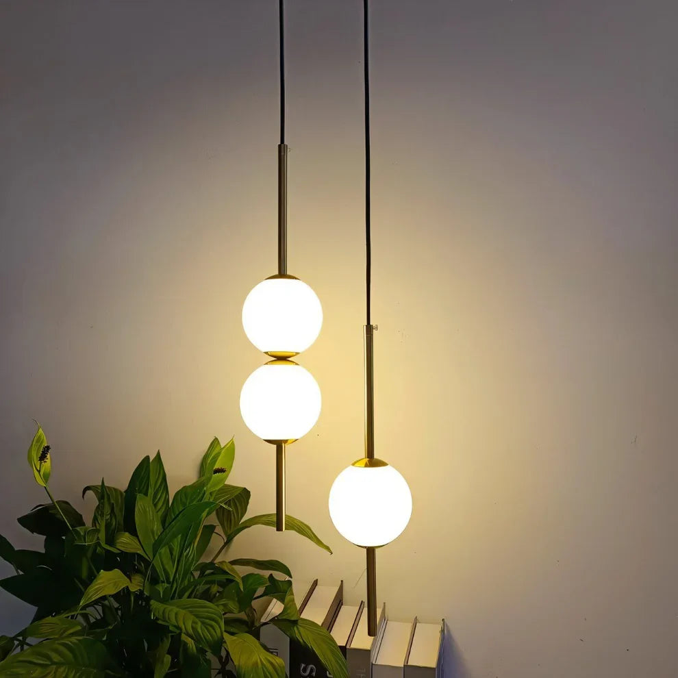 Energooszczędna lampa wisząca LED. Okrągła, nordycka, nowoczesne oświetlenie sufitowe do stylowego wnętrza.