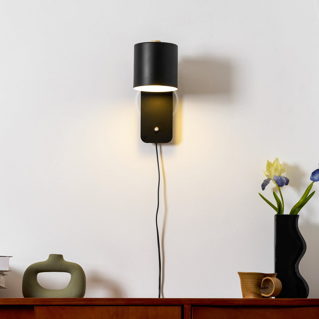 Lampa ścienna dekoracyjna, obrotowa, do salonu, minimalistyczna.