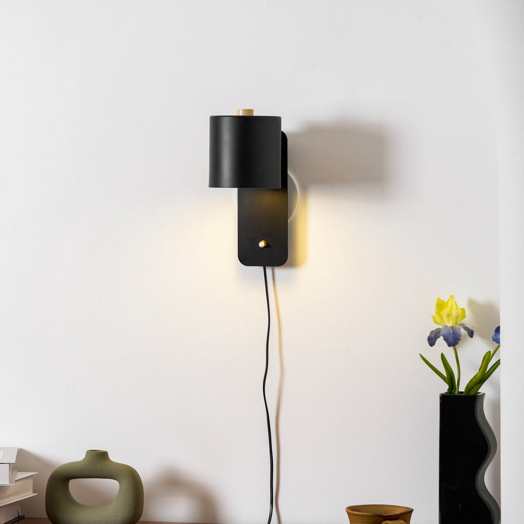 Designerska lampa obrotowa, ścienna, idealna do korytarza lub sypialni.