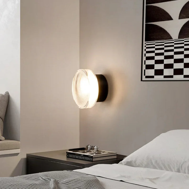 Minimalistyczna lampa ścienna LED, okrągły design. Nowoczesne oświetlenie wnętrz.