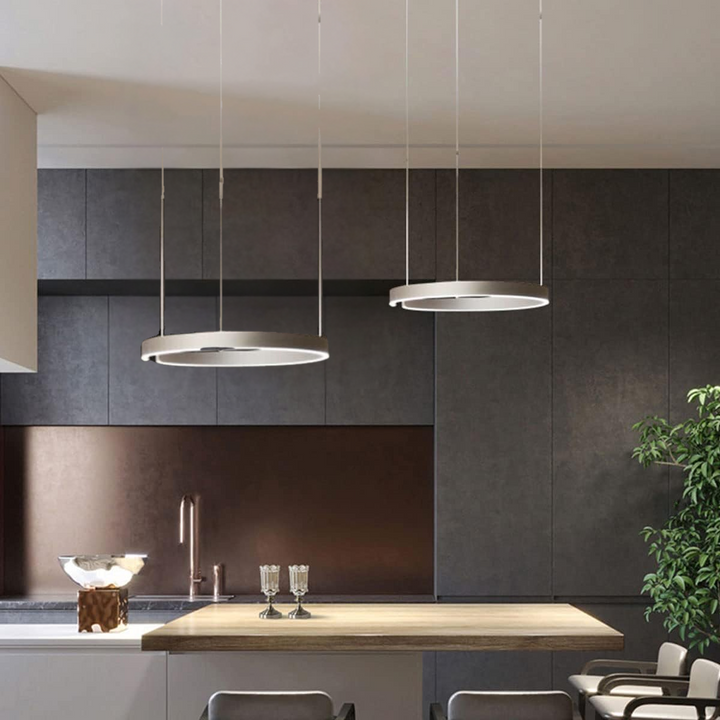 Wszechstronna lampa wisząca LED, okrągła, idealna do salonu, jadalni i korytarza.