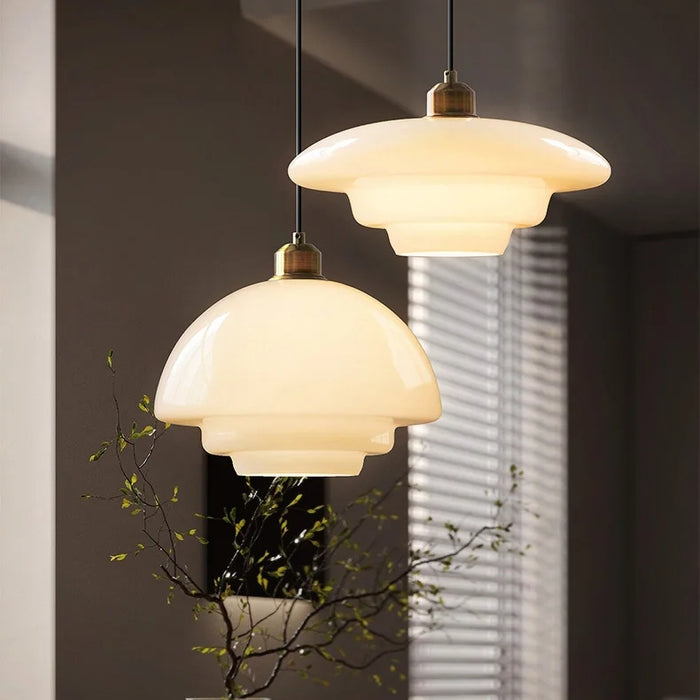 Designerska lampa wisząca ze szkła. Nowoczesne regulowane oświetlenie do salonu i jadalni.