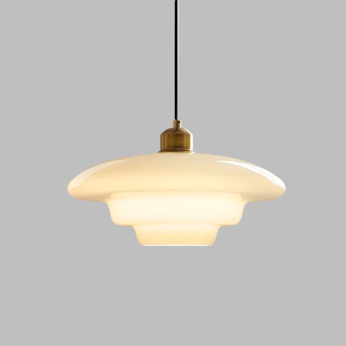 Eleganckie oświetlenie do salonu: nowoczesna regulowana lampa wisząca szklana do jadalni.