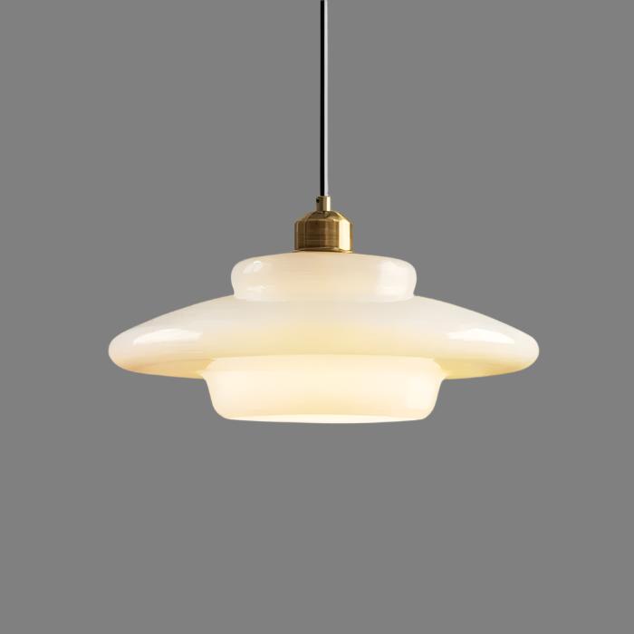 Lampa wisząca: nowoczesny design, regulowana wysokość. Szklane oświetlenie do salonu i jadalni.