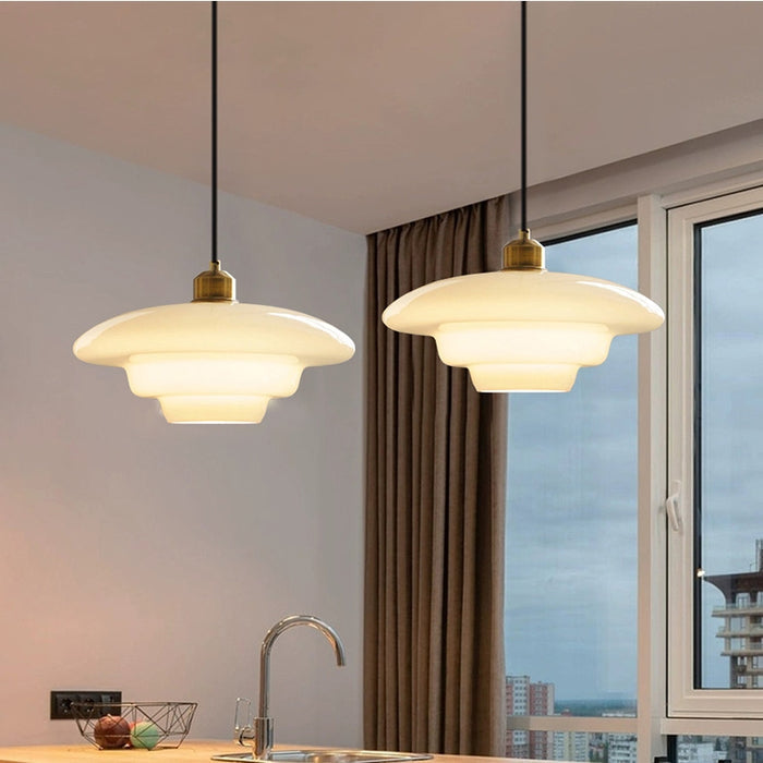 Elegancka lampa wisząca szklana, nowoczesny design. Regulowane oświetlenie do salonu/jadalni.