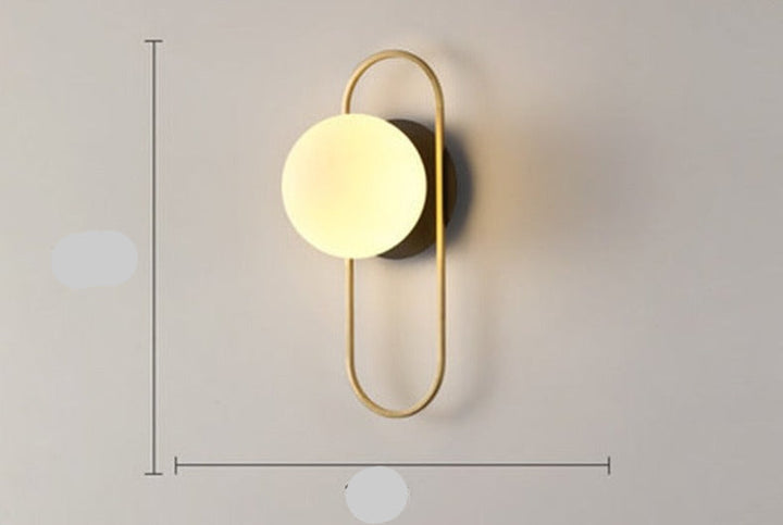 Elegancki design: skandynawska lampa ścienna LED. Nowoczesny kinkiet do salonu, sypialni, przedpokoju, czarny/złoty.