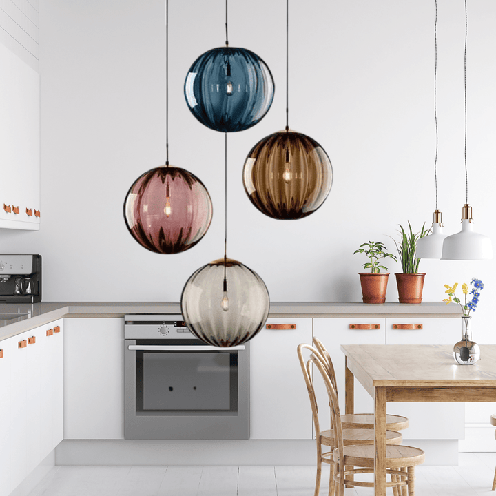 Nowoczesna szklana lampa wisząca do salonu, sypialni. Stylowe oświetlenie sufitowe wnętrz.