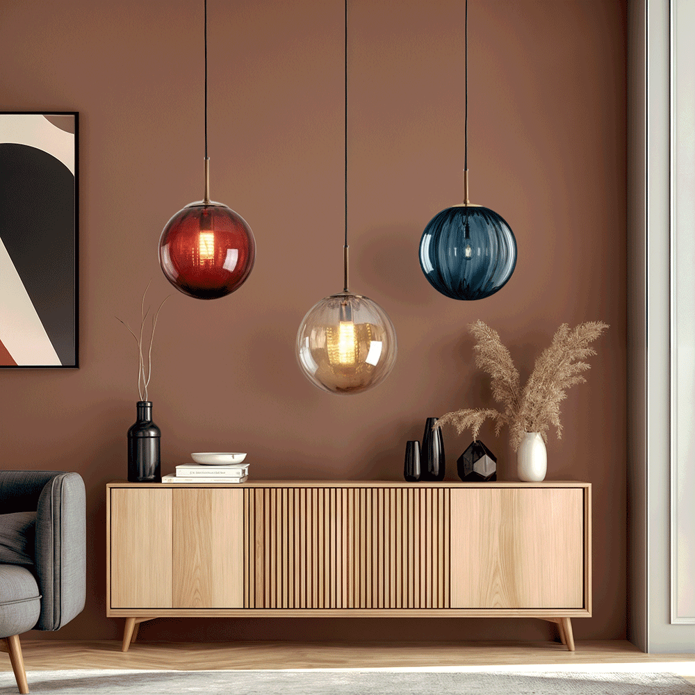 Designerska lampa wisząca ze szkła, idealna do nowoczesnych wnętrz. Dekoracyjne oświetlenie.