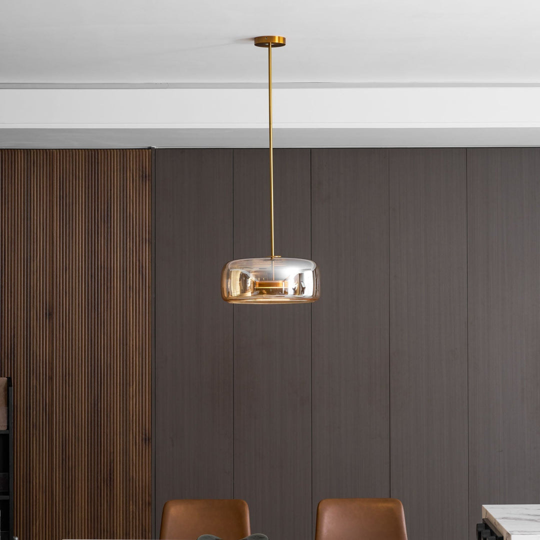 Industrialna lampa wisząca, szklana, czarna, LED, designerskie oświetlenie.
