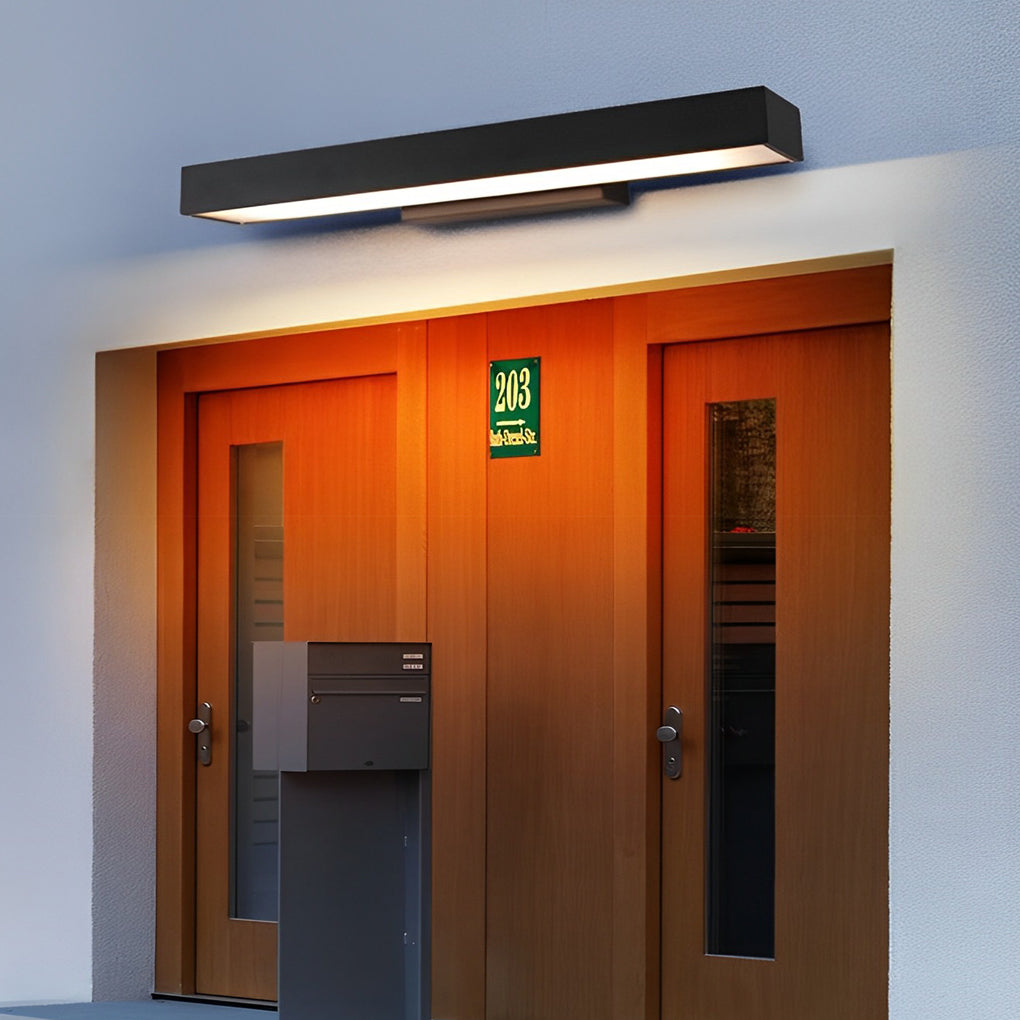 Zewnętrzna lampa ścienna LED o nowoczesnym designie. Solidne wykonanie, łatwy montaż.