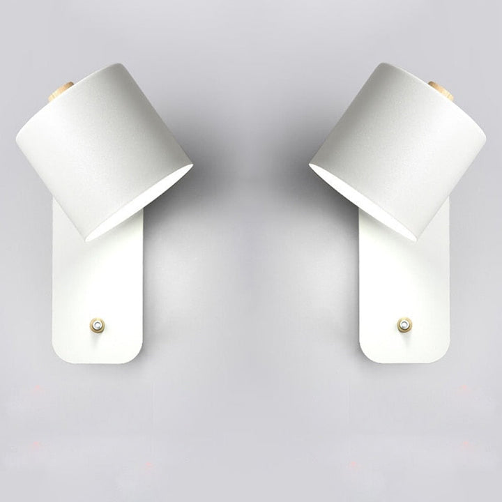Metalowa lampa ścienna LED, nowoczesny design. Kinkiet z włącznikiem do minimalistycznego oświetlenia.
