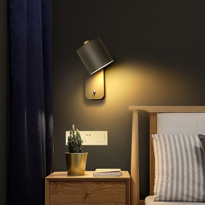 Minimalistyczny kinkiet LED. Nowoczesna metalowa lampa ścienna idealna do stworzenia subtelnej atmosfery.