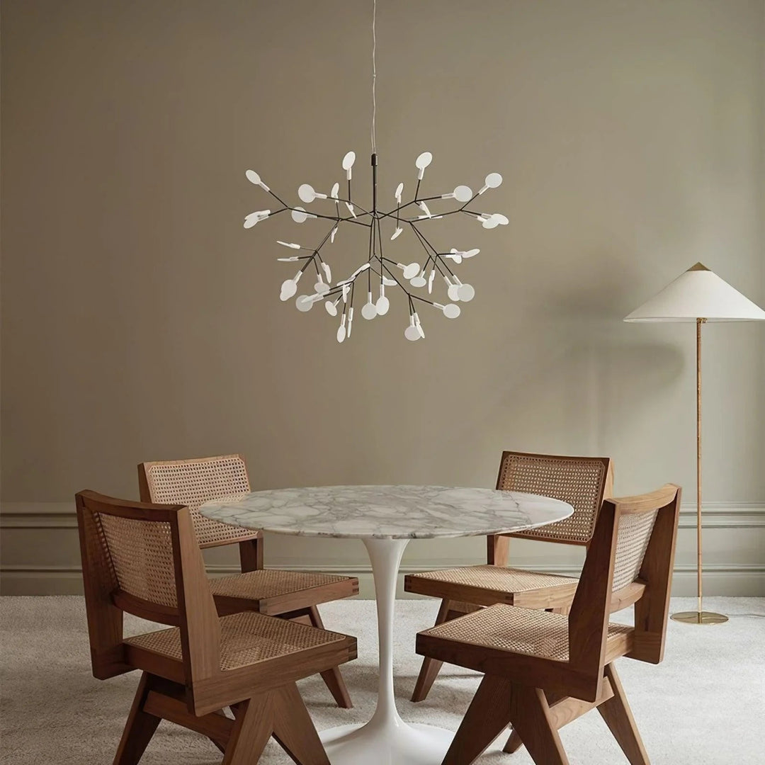 Złoty żyrandol Sputnik Firefly. Nowoczesna lampa LED do salonu, oświetlenie designerskie.
