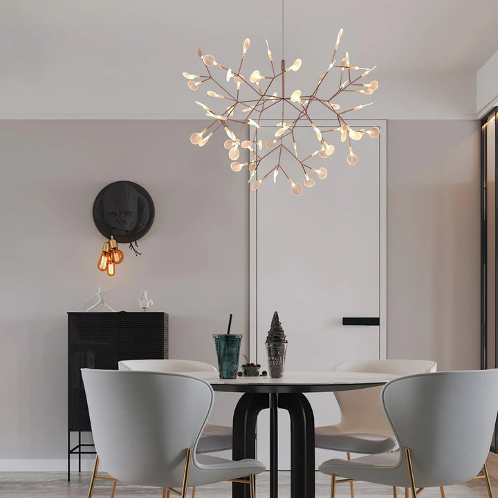 Nowoczesny żyrandol Sputnik Firefly. Elegancka lampa LED do salonu, złota.