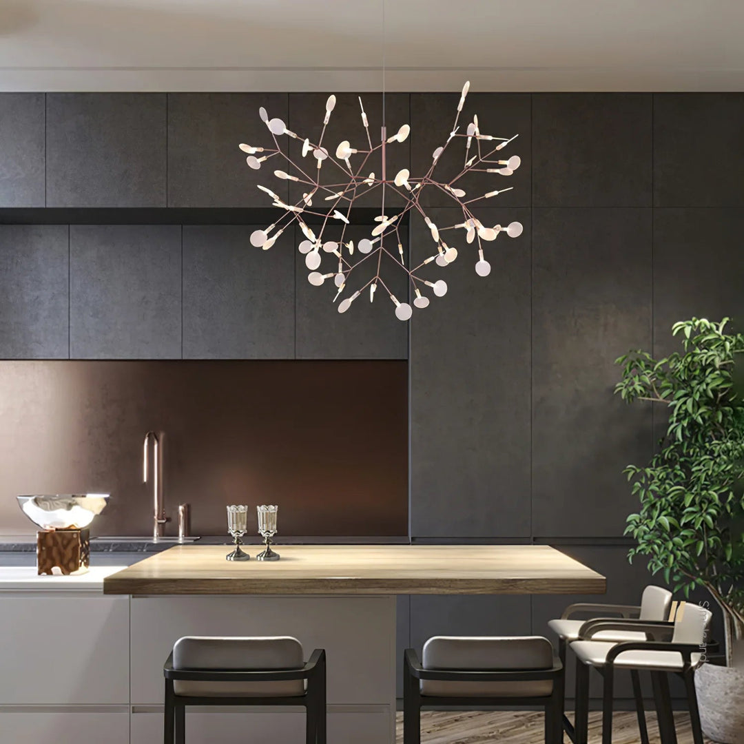 Elegancki żyrandol Firefly LED. Nowoczesna lampa sufitowa w stylu Sputnik, złota do jadalni.