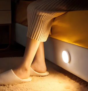 Energooszczędna, bezprzewodowa lampa LED okrągła z czujnikiem ruchu. Automatyczne oświetlenie.