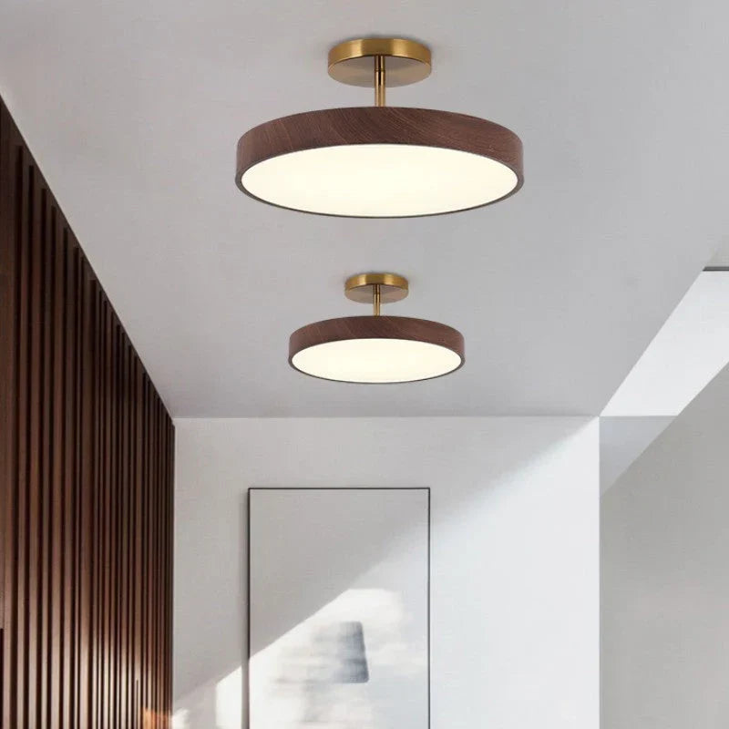 Elegancka skandynawska lampa sufitowa LED, idealna do salonu. Minimalistyczny design i ciepłe światło.