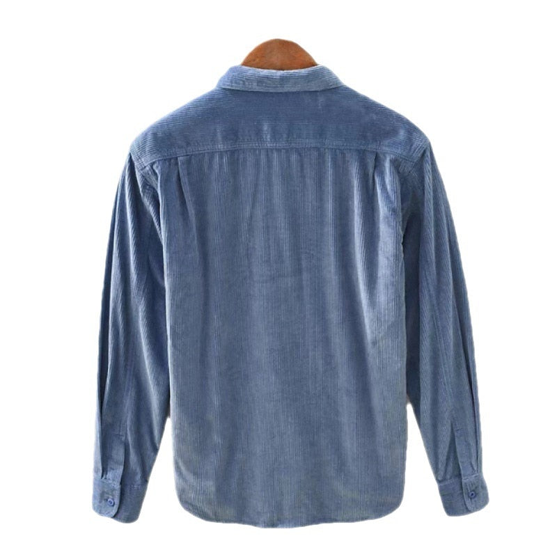 Męska koszula wierzchnia overshirt w stylizacji z szarymi spodniami