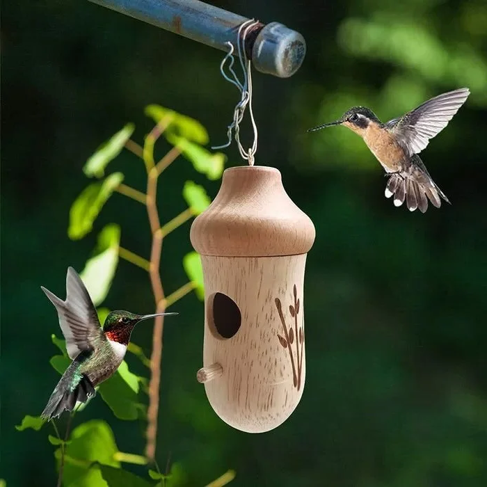 Zawieszka ogrodowa drewniany domek dla kolibrów