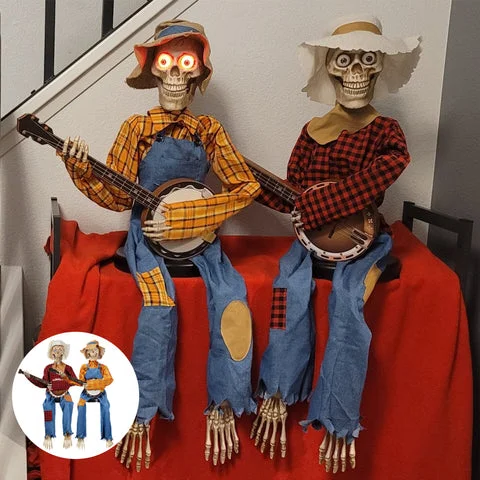Ozdoba na imprezę halloweenową – szkielety grające na banjo w zbliżeniu