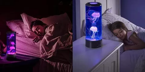 Dekoracyjna lampa nastrojowa z meduzami pływającymi w sztucznym akwarium