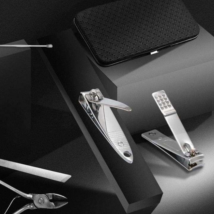Obcinacze do paznokci i akcesoria z etui podróżnym