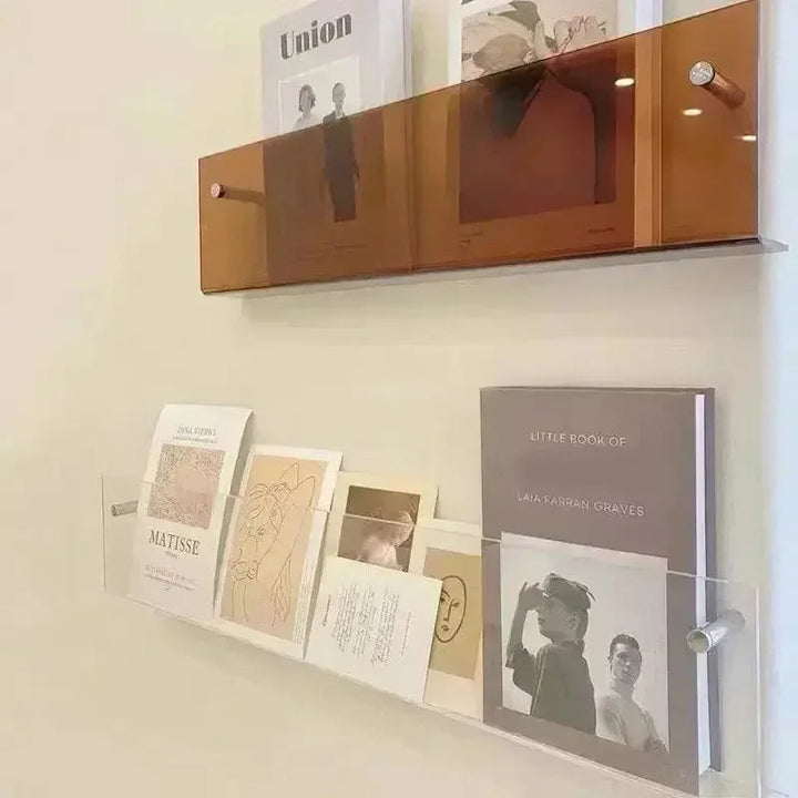 Nowoczesna półka ścienna na książki, płyty CD/winylowe i magazyny, elegancka dekoracja.
