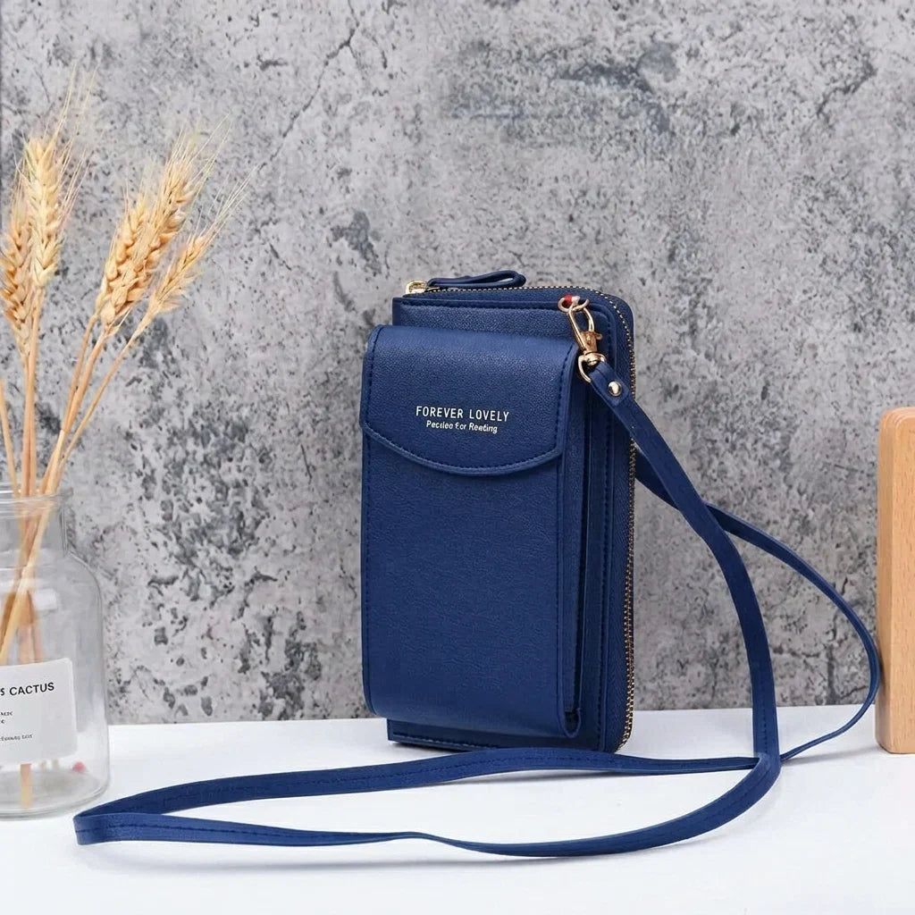 Damska torebka crossbody w ujęciu z boku, pokazująca profil i szerokość