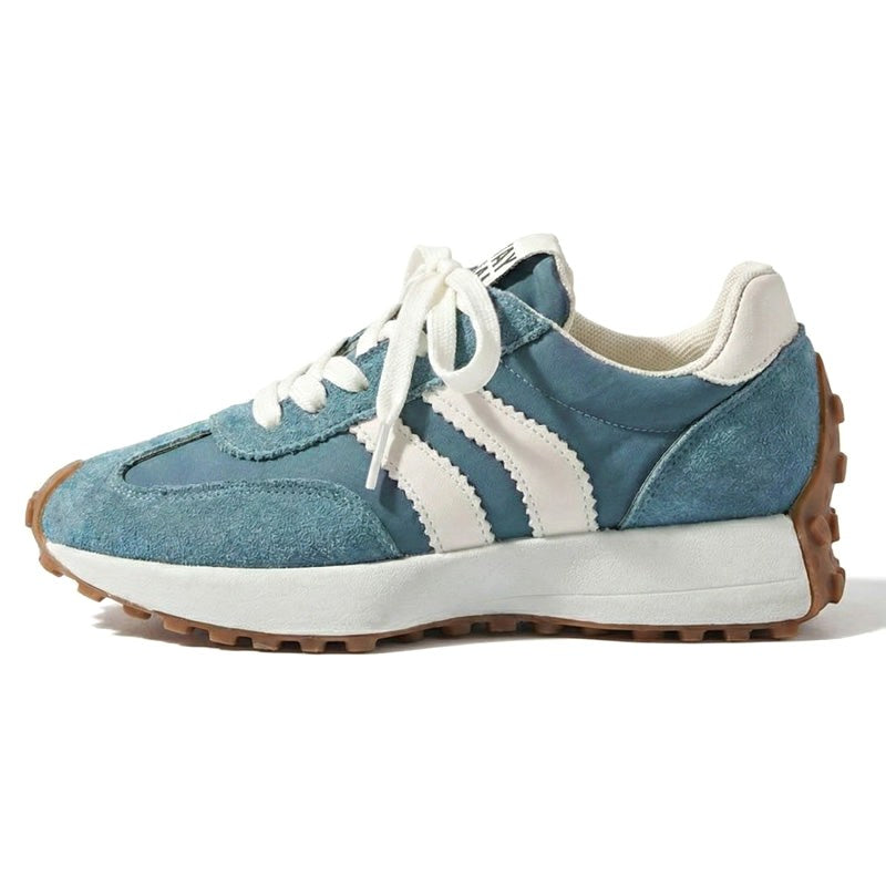 Damskie sneakersy z amortyzacją Petra pokazane w kolorze czarnym, widok z boku