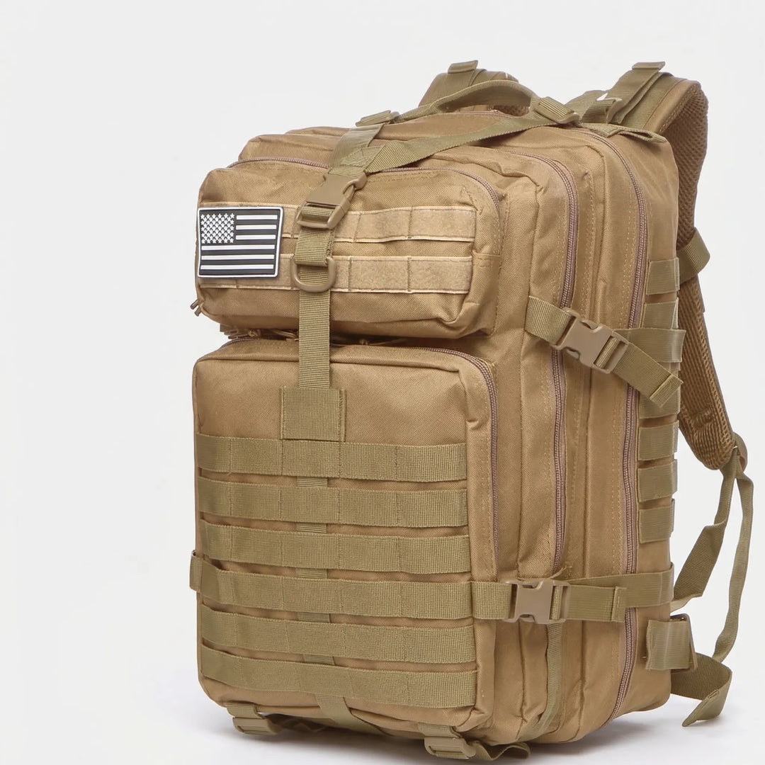 Militarny plecak taktyczny, wodoodporny, z systemem MOLLE, do działań w terenie i survivalu.