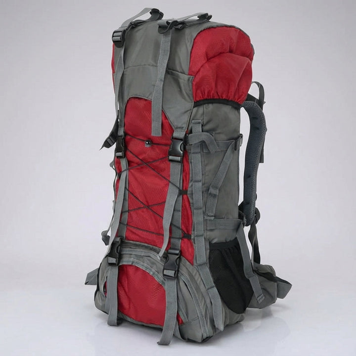 Wytrzymały plecak trekkingowy Pathward 60L, solidny sprzęt na ekstremalne wyprawy.