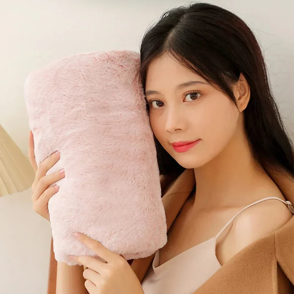 Grzewcza poduszka podróżna – szybkie i skuteczne ogrzewanie w każdych warunkach. Akcesoria podróżne.