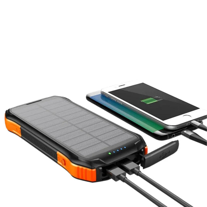 Mocny power bank solarny dla survivalu i outdooru. Zapewnij energię swoim urządzeniom w terenie.