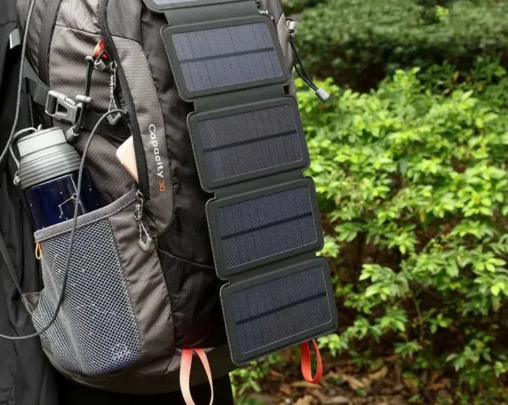 Kompaktowa ładowarka słoneczna USB, powerbank do telefonu na wyprawy, outdoor i sytuacje awaryjne.