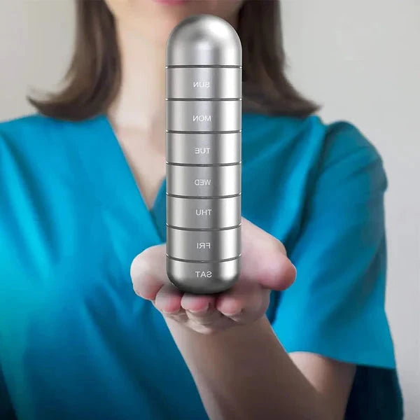 Stylowy 7-dniowy organizer na tabletki. Praktyczne i dyskretne etui na leki do przechowywania w podróży.